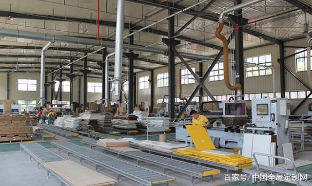 定制VS木工，什么才是衣柜選擇的關鍵？細分這幾點，讓選擇不再糾結！