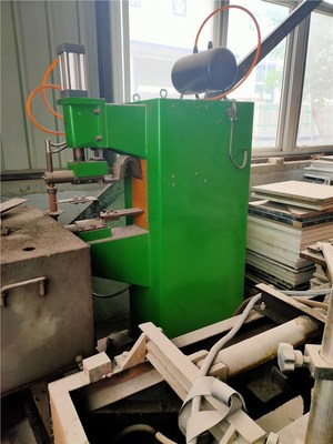 河南鄭州金水區高價回收門廠設備 冷壓機、精密鋸及北京叉車、木工機械的循環利用之道